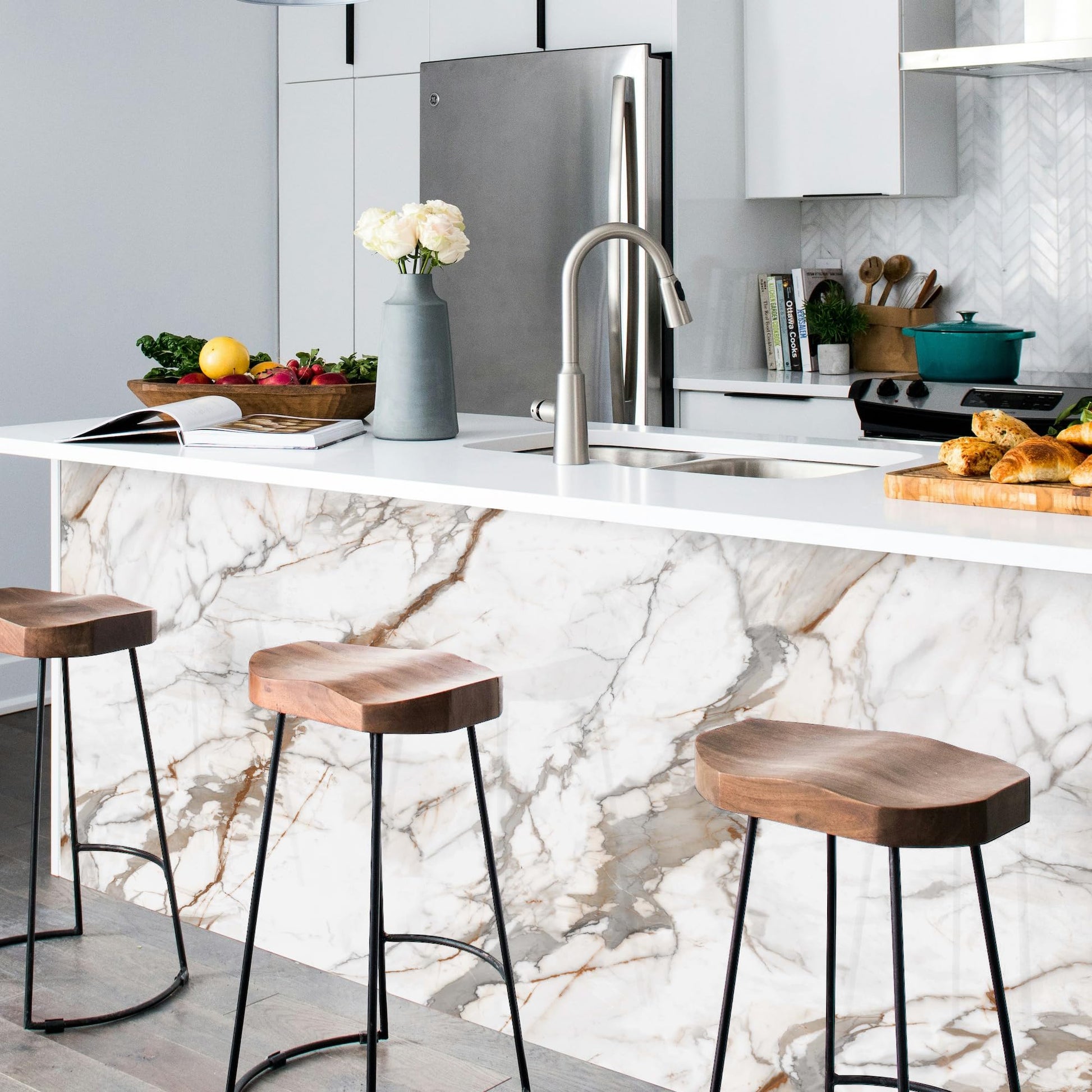 Marble Peel and Stick Waterproof Wall Paneling, 118" x 47" Calacatta Gold Glossy Finish Self-Adhesive Backsplash Tile Vinyl Wall Panel for Kitchen Bathroom Wall Decor, Covers 38.75 Sq. Ft.